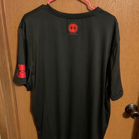 Under Armor T-Shirt - Picture 2 of 2